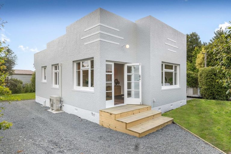 Photo of property in 10 Mcfaddens Road, St Albans, Christchurch, 8052