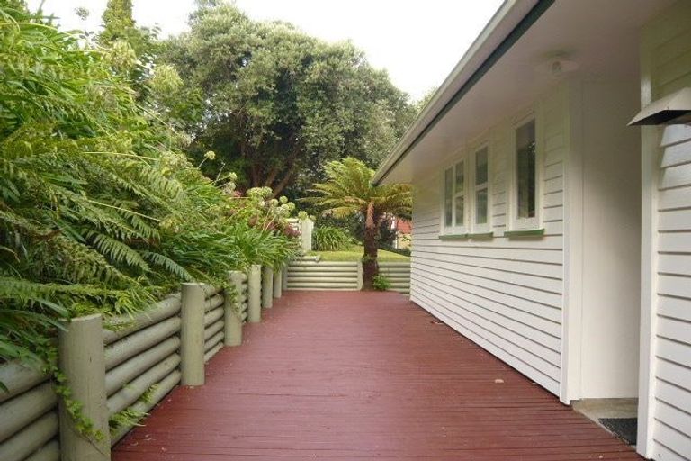 Photo of property in 18 Rothesay Place, Dinsdale, Hamilton, 3204