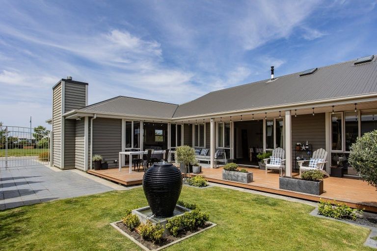 Photo of property in 10 Kuta Street, Pegasus, 7612