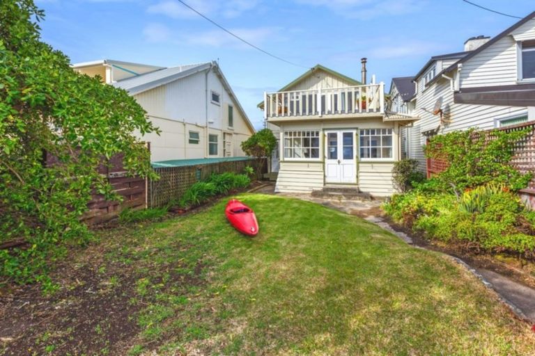 Photo of property in 30 Steyne Avenue, Plimmerton, Porirua, 5026