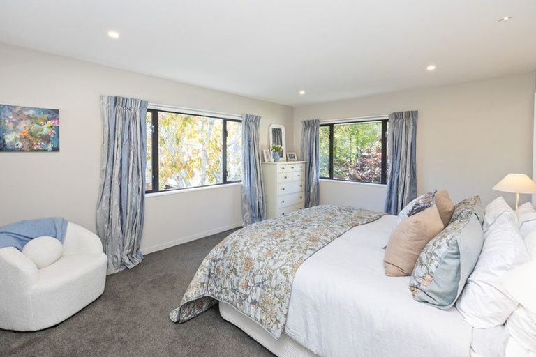Photo of property in 2 Maurice Knowles Lane, Cashmere, Christchurch, 8022