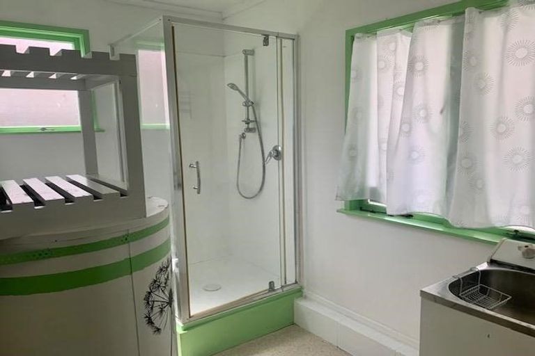 Photo of property in 727 Swanson Road, Swanson, Auckland, 0612