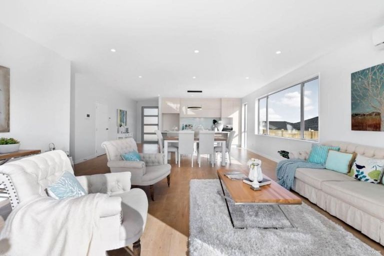 Photo of property in 3 Tararua Street, Massey, Auckland, 0614