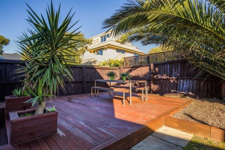 Photo of property in 353 Marine Parade, New Brighton, Christchurch, 8061