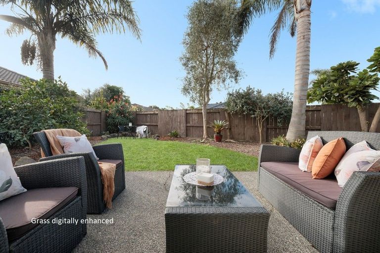 Photo of property in 8 Araroa Place, Papamoa Beach, Papamoa, 3118