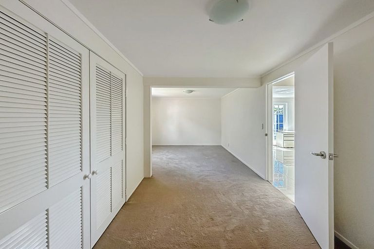 Photo of property in 58 Knightsbridge Drive, Forrest Hill, Auckland, 0620