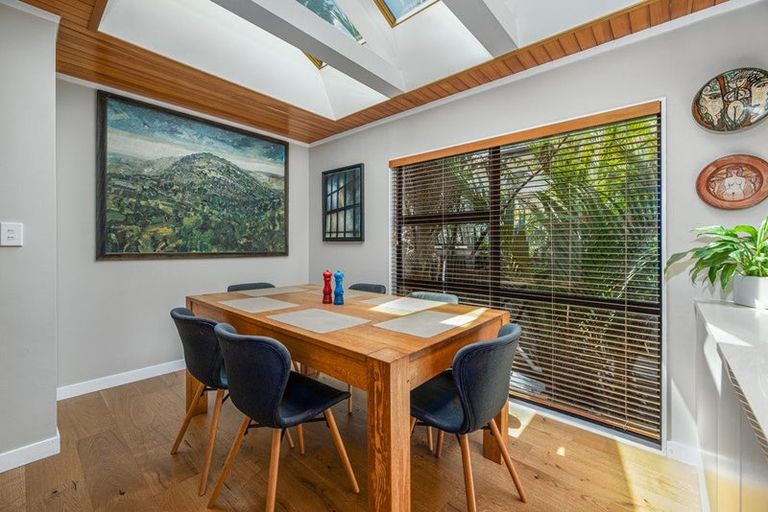 Photo of property in 22 Waima Crescent, Titirangi, Auckland, 0604