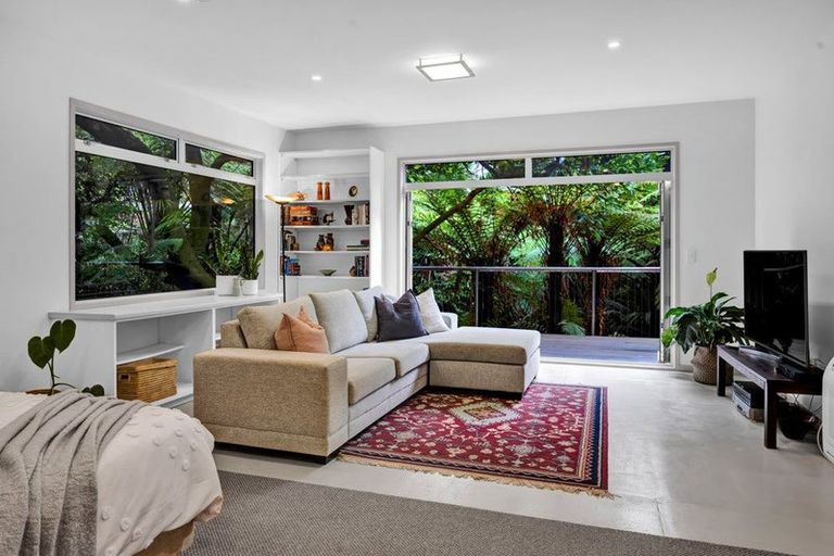 Photo of property in 12 Leatham Avenue, Strandon, New Plymouth, 4312