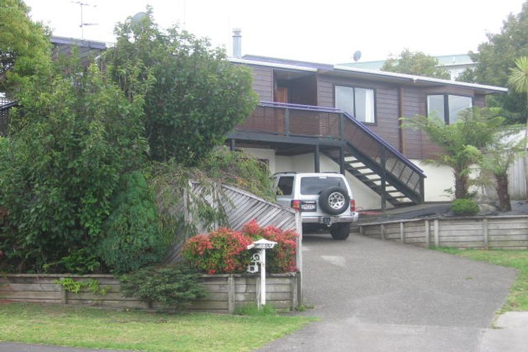 Photo of property in 80 Athena Drive, Totara Vale, Auckland, 0629