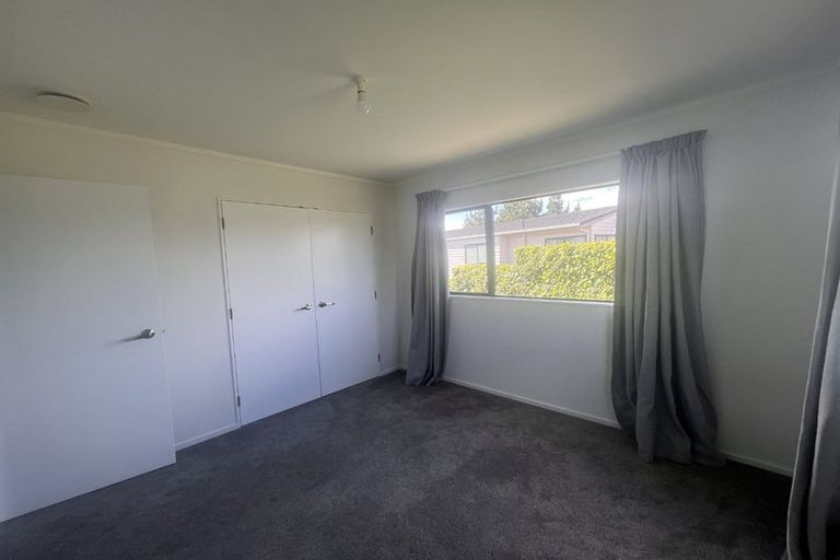 Photo of property in 17 Jasmine Grove, Maungaraki, Lower Hutt, 5010