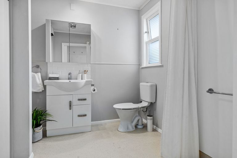 Photo of property in 50 Wyndham Street, Carterton, 5713