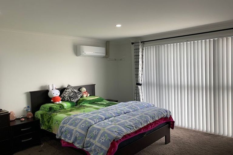 Photo of property in 12 Rere Close, Takanini, 2112