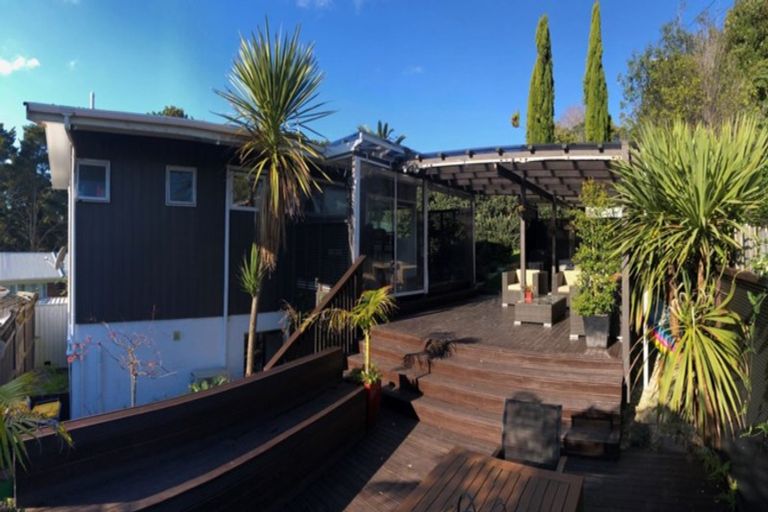 Photo of property in 2/49 Archers Road, Hillcrest, Auckland, 0629