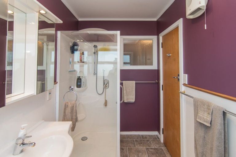 Photo of property in 215 Douglas Street, Highfield, Timaru, 7910