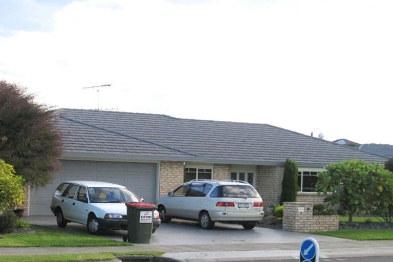 Photo of property in 146 Lakeside Drive, Orewa, 0931