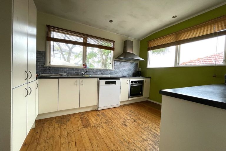 Photo of property in 12 Lewis Road, Pakuranga, Auckland, 2010