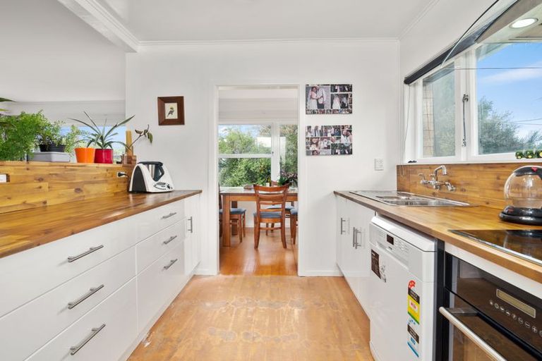 Photo of property in 102 Turner Drive, Western Heights, Rotorua, 3015