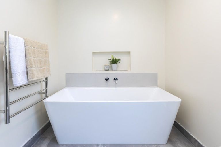 Photo of property in 271 Queenspark Drive, Parklands, Christchurch, 8083