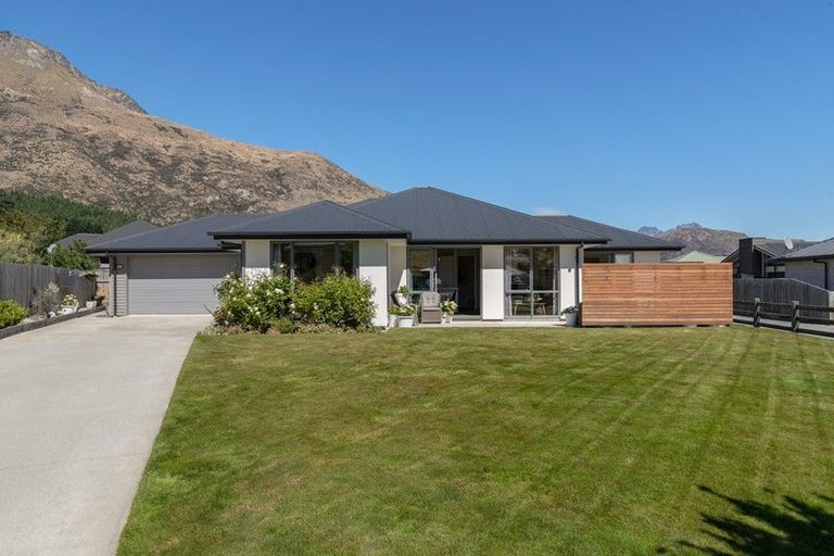 Photo of property in 95 Risinghurst Terrace, Lower Shotover, Queenstown, 9304