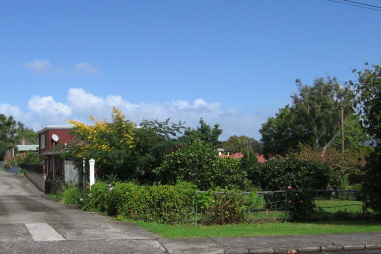 Photo of property in 41 Tudor Road, Henderson, Auckland, 0610