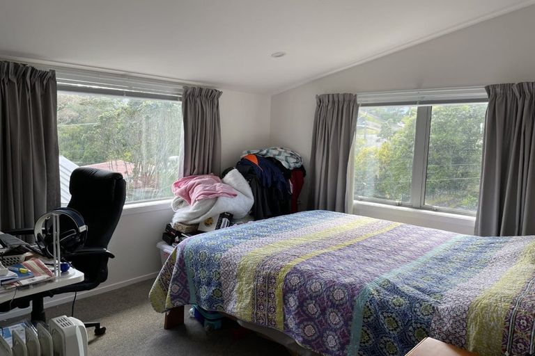 Photo of property in 2/61 Black Rock Road, Newlands, Wellington, 6037