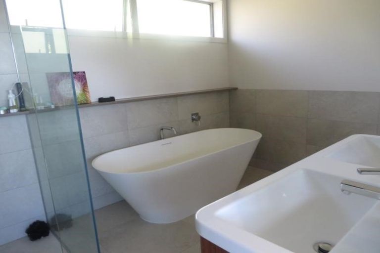 Photo of property in 4 Haven Grove, Naenae, Lower Hutt, 5011