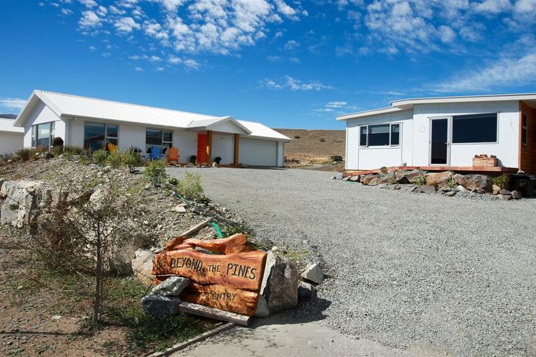 Photo of property in 5 Rankin Rise, Lake Tekapo, 7999