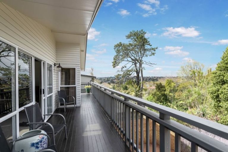 Photo of property in 19 Beach Road, Mellons Bay, Auckland, 2014