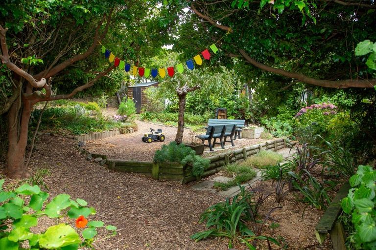 Photo of property in 16 Jubilee Road, Khandallah, Wellington, 6035