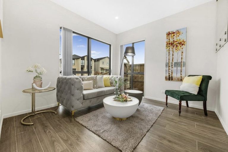 Photo of property in 11 Puruatanga Drive, Flat Bush, Auckland, 2019