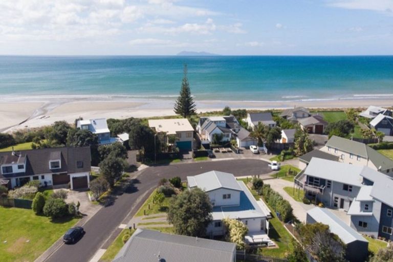 Photo of property in 6 Glen Isla Place, Waihi Beach, 3611