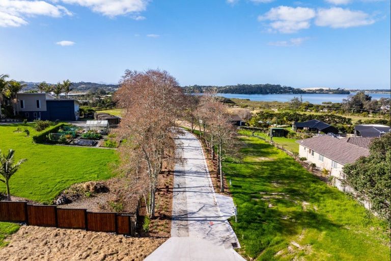 Photo of property in 48 Old Waipu Road, Mangawhai, 0505