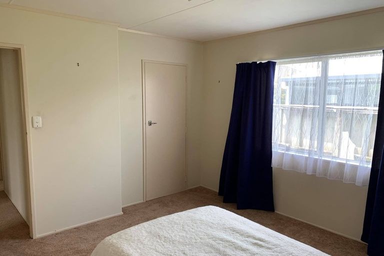 Photo of property in 2/5 Rainsford Street, Moturoa, New Plymouth, 4310