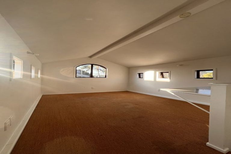 Photo of property in 11 Norwood Road, Bayswater, Auckland, 0622