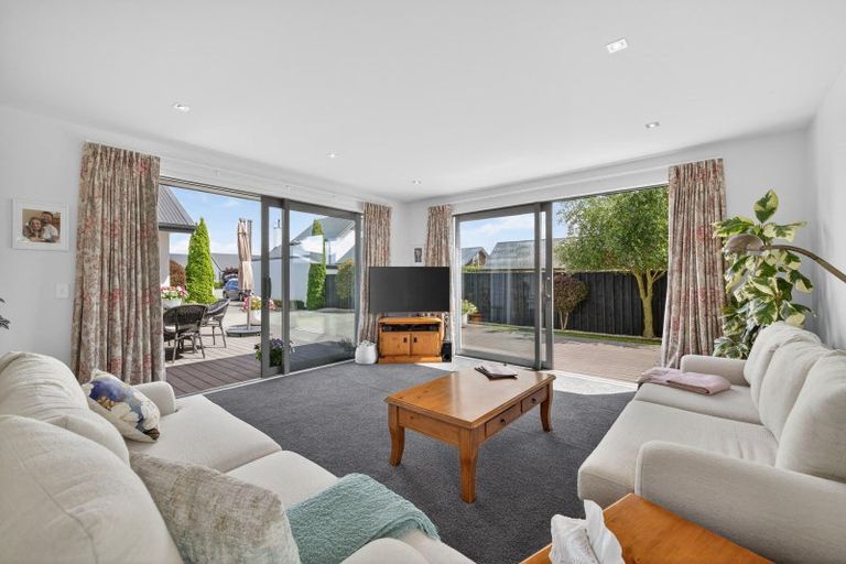 Photo of property in 17 Waterstock Way, Parklands, Christchurch, 8083