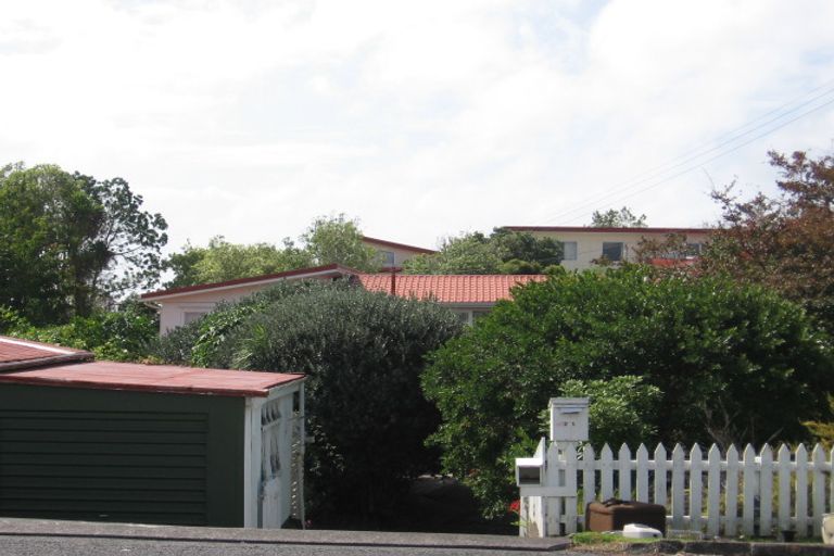 Photo of property in 21 Saint Leonards Road, Kelston, Auckland, 0602