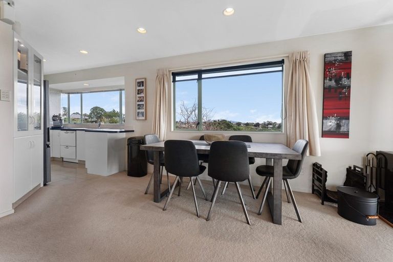 Photo of property in 3a Hillcrest Street, Glen Avon, New Plymouth, 4312