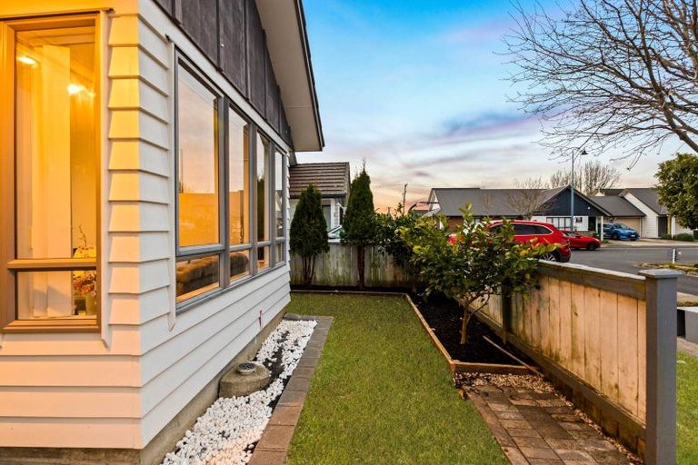 Photo of property in 19 Kotuku Crescent, Takanini, 2112