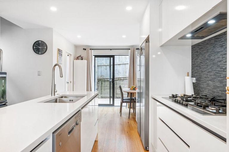 Photo of property in 59d Redwood Drive, Massey, Auckland, 0614