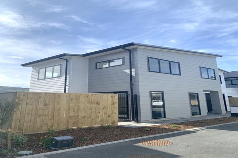 Photo of property in 10 Okoutu Lane, Moera, Lower Hutt, 5010