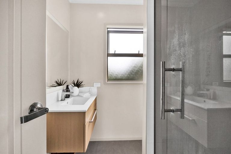 Photo of property in 72e Wairau Road, Oakura, 4314