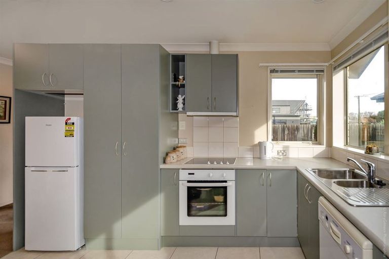 Photo of property in 2/60 Bassett Street, Burwood, Christchurch, 8083