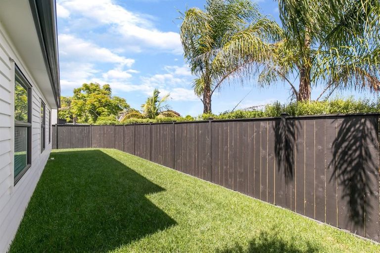 Photo of property in 158b East Coast Road, Forrest Hill, Auckland, 0620