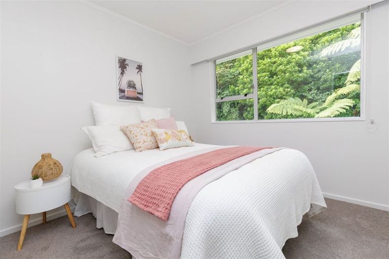 Photo of property in 34 Glanmire Road, Newlands, Wellington, 6037