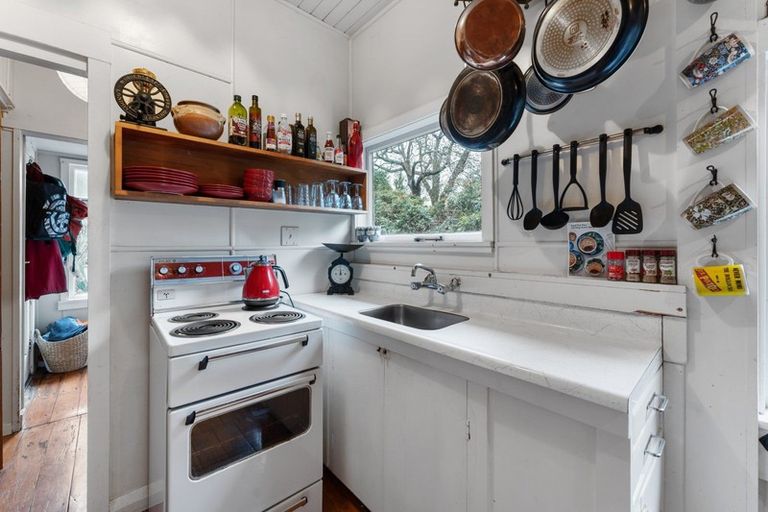 Photo of property in 6a Ballance Street, Lower Vogeltown, New Plymouth, 4310