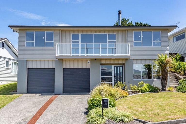 Photo of property in 116 Kahu Road, Paremata, Porirua, 5024