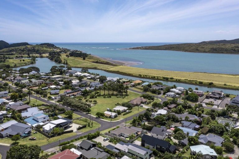 Photo of property in 10 Tahuna Avenue, Raglan, 3225