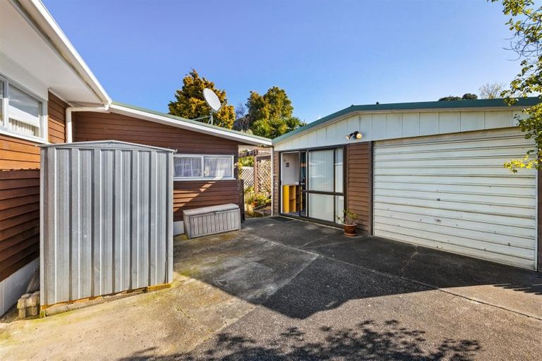 Photo of property in 23 Finlow Drive, Te Atatu South, Auckland, 0610