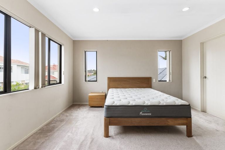 Photo of property in 73 Meadowland Drive, Somerville, Auckland, 2014