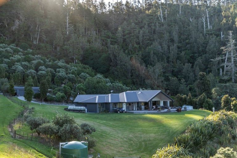 Photo of property in 1031b State Highway 2, Tanners Point, Katikati, 3177